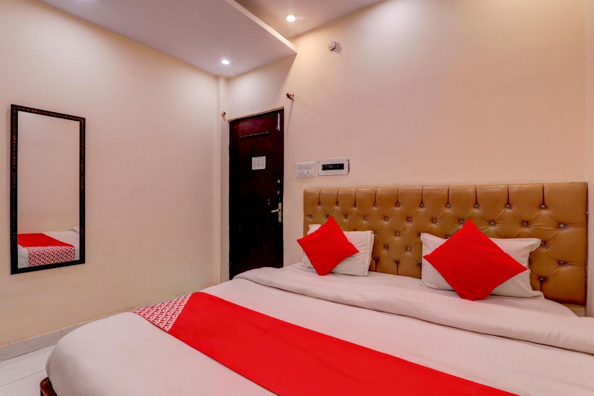 Hotel O Moon Palace Near Sahara Ganj Mall 러크나우 외부 사진