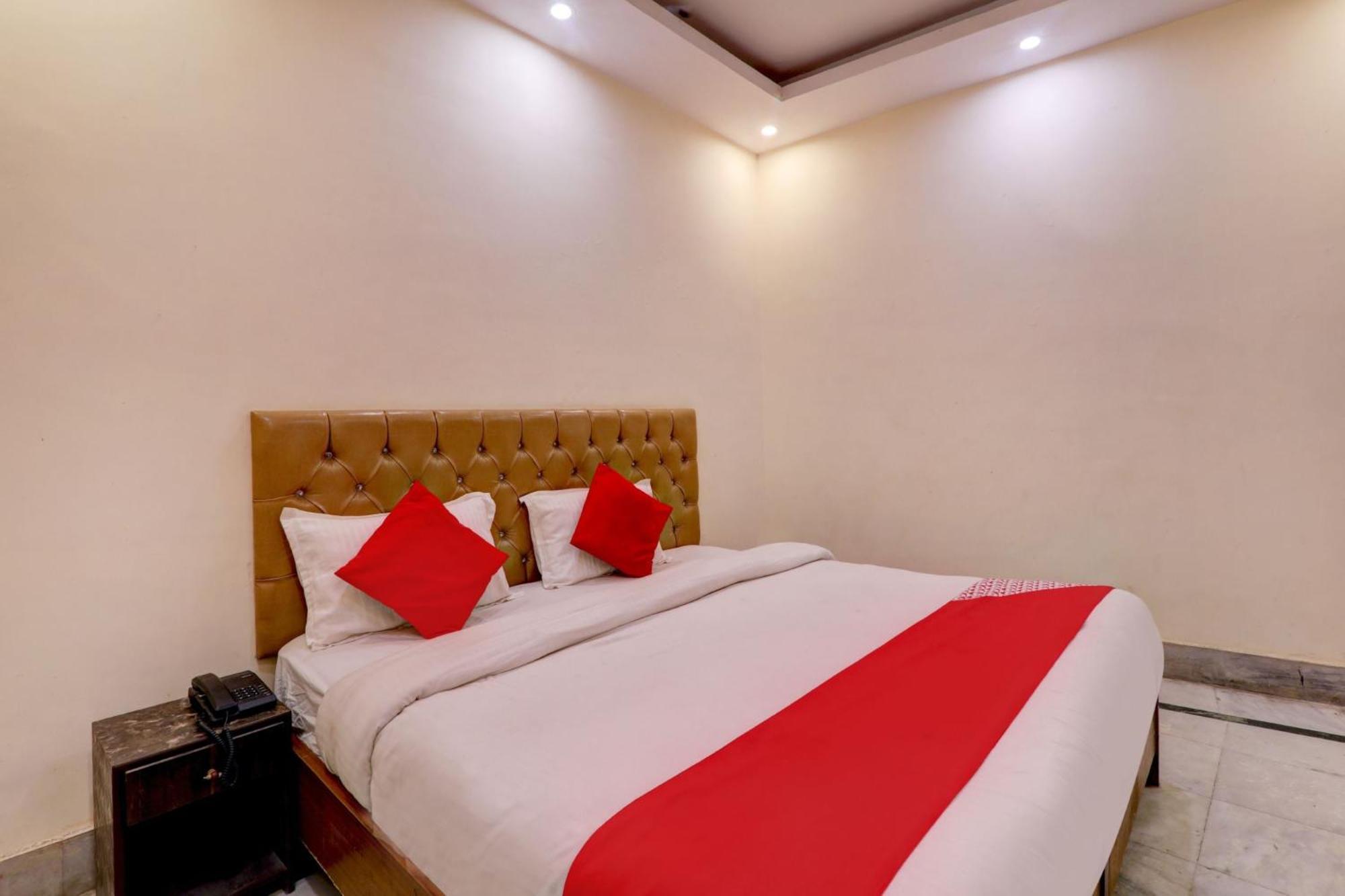 Hotel O Moon Palace Near Sahara Ganj Mall 러크나우 외부 사진