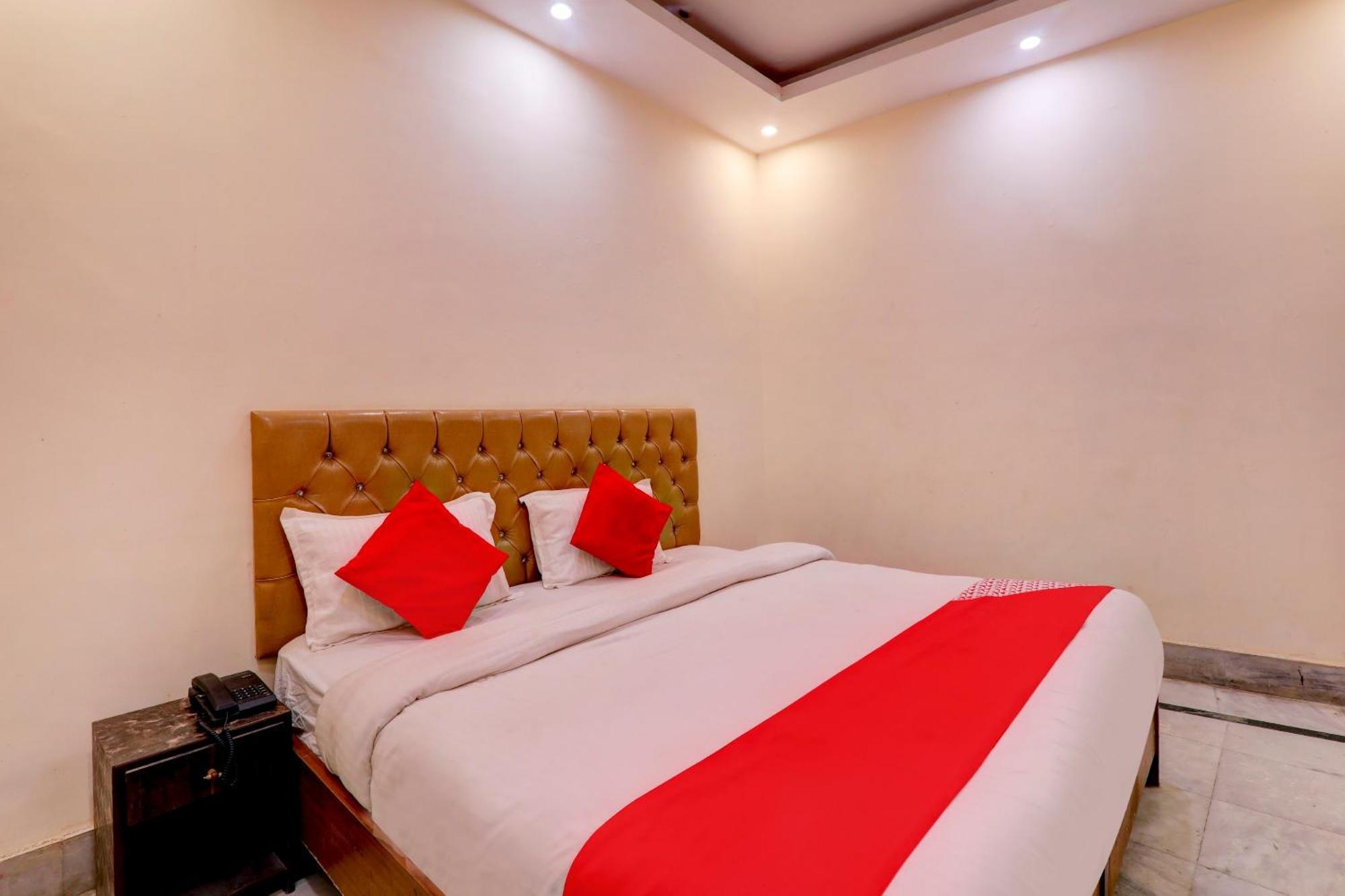 Hotel O Moon Palace Near Sahara Ganj Mall 러크나우 외부 사진