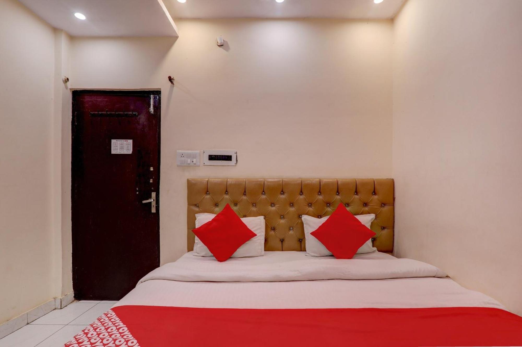 Hotel O Moon Palace Near Sahara Ganj Mall 러크나우 외부 사진