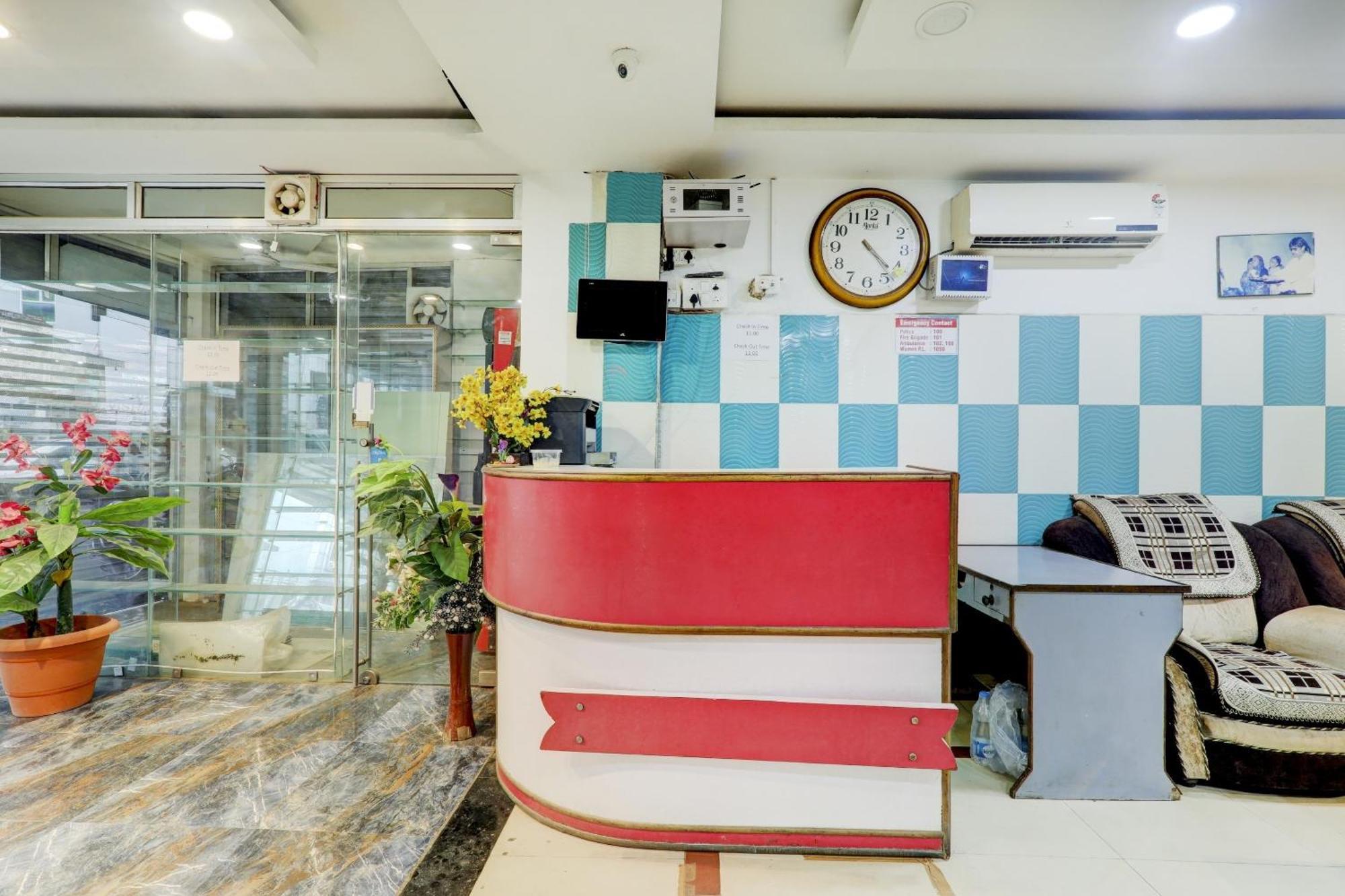 Hotel O Moon Palace Near Sahara Ganj Mall 러크나우 외부 사진