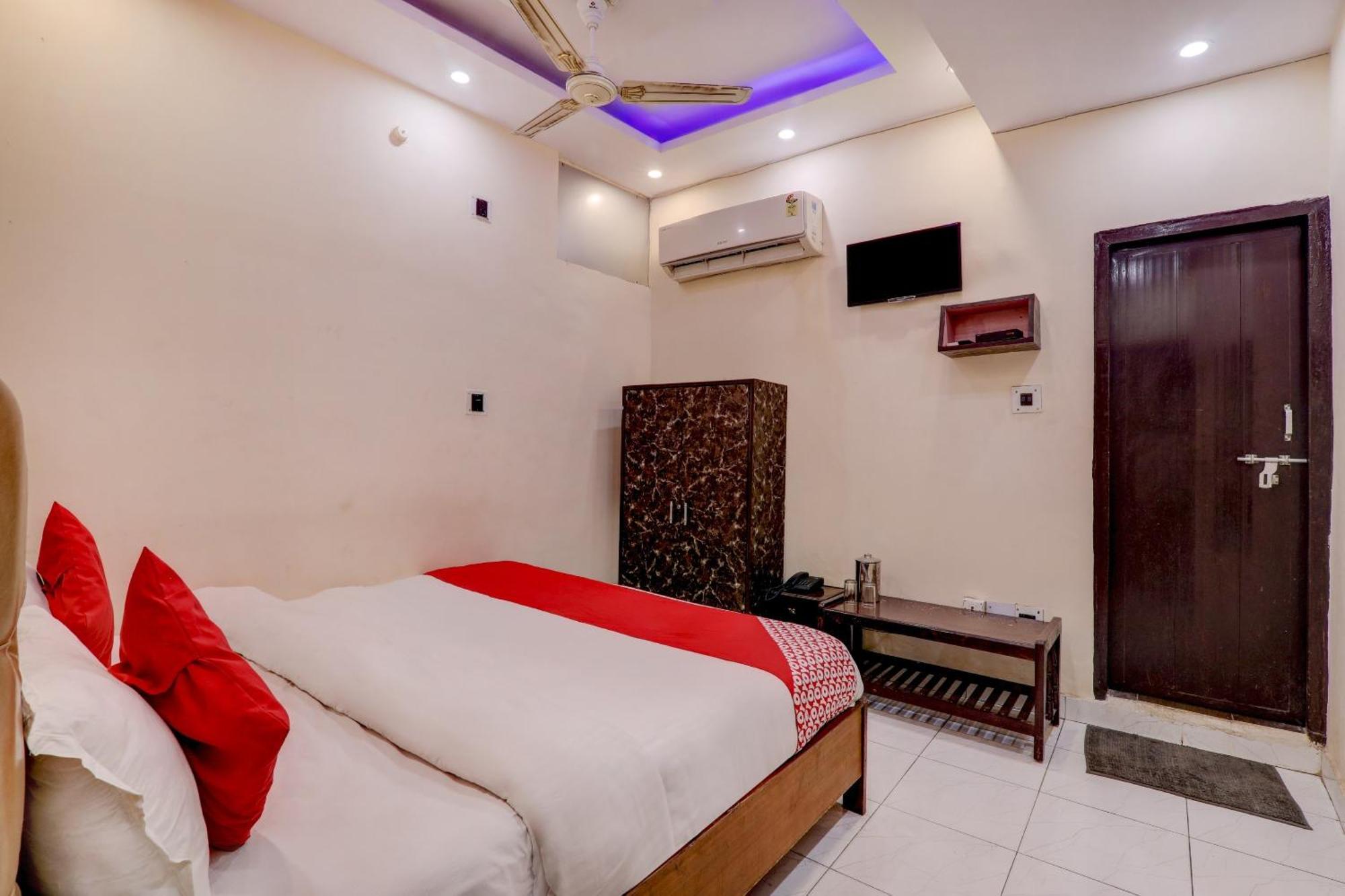 Hotel O Moon Palace Near Sahara Ganj Mall 러크나우 외부 사진
